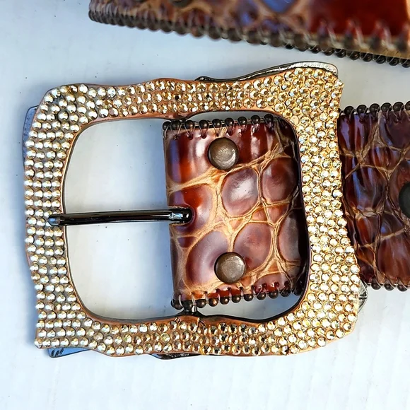 B.B. SIMON SWAROVSKI CRYSTALS AND ITALIAN LEATHER BELT - Picture 6 of 14